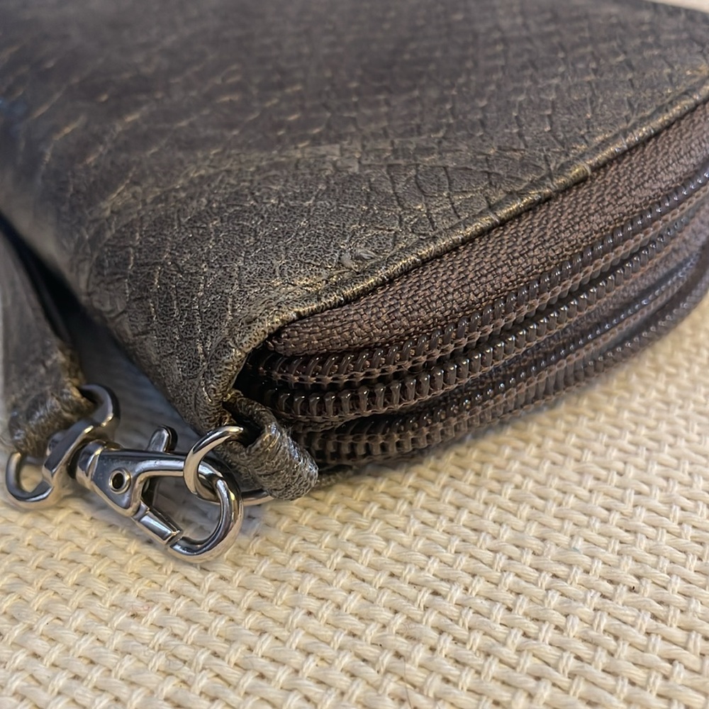 Metallic Wallet With Wristlet GUC - Picture 3 of 10